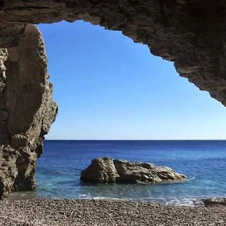 2 Min Drive To & 10 To Lindos